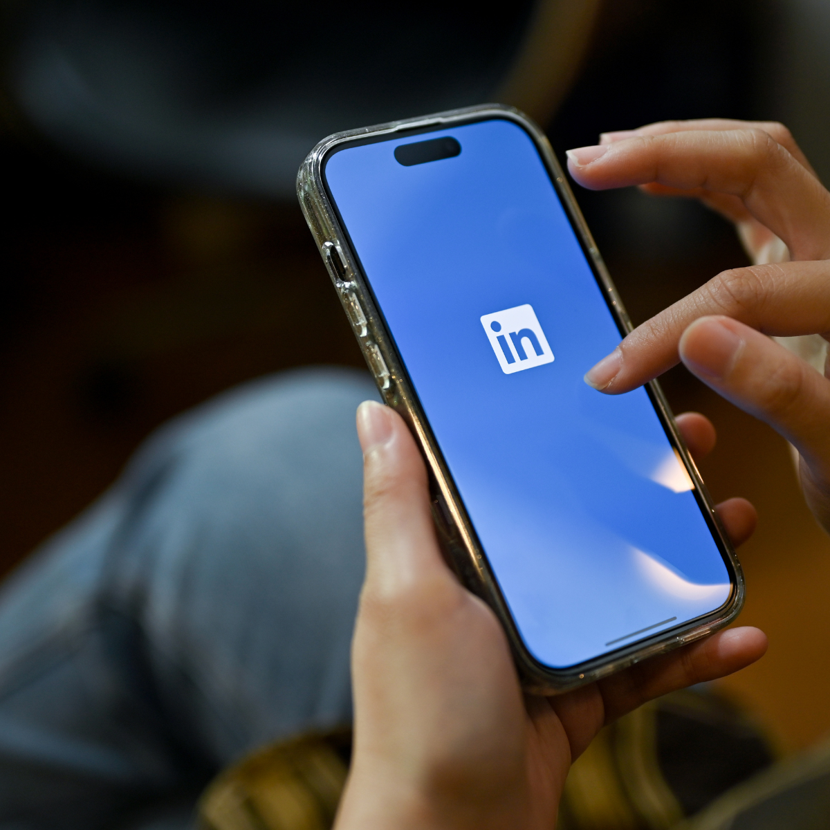 Who To Connect With On LinkedIn [Infographic]